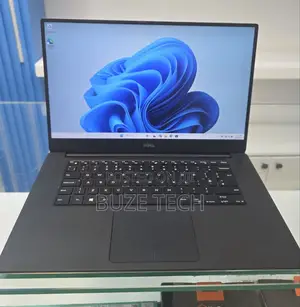 New Laptop Dell 16GB Intel Core i7 SSD 512GB