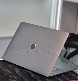 New Laptop Apple MacBook Pro 2018 32GB Intel Core i7 SSD 1T