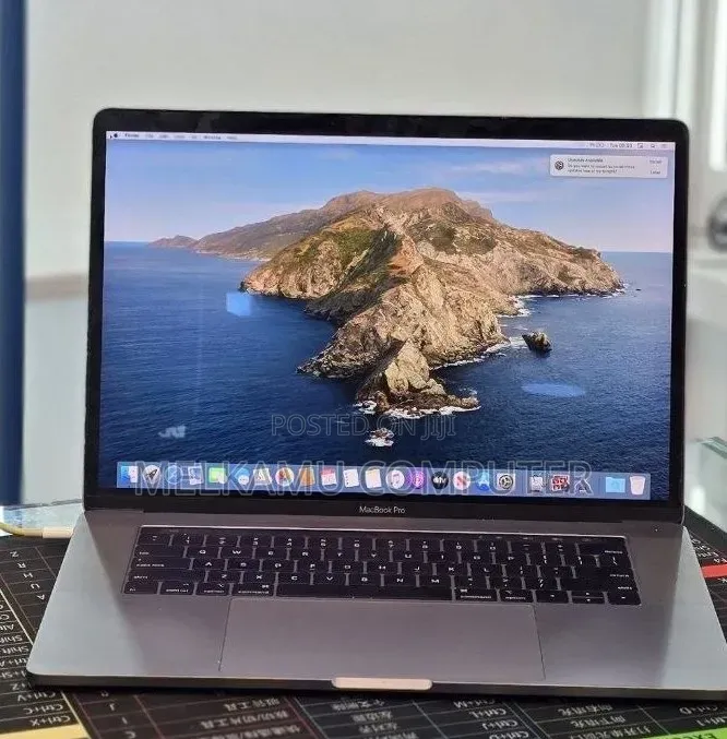 New Laptop Apple MacBook Pro 2018 32GB Intel Core i7 SSD 1T