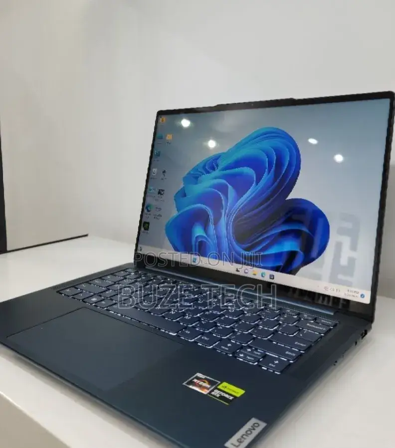 New Laptop Lenovo 16GB AMD Ryzen 7 SSD 512GB