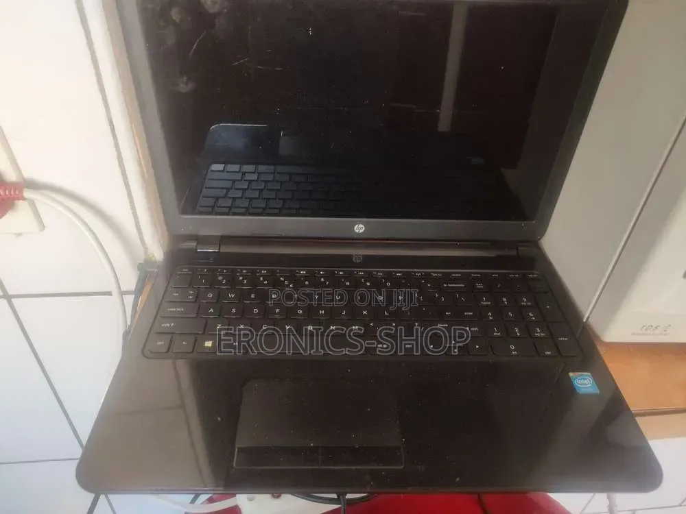 Laptop HP 255 4GB AMD HDD 320GB