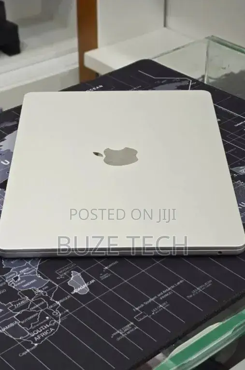 New Laptop Apple MacBook Air 2022 M2 16GB Apple M2 SSD 512GB