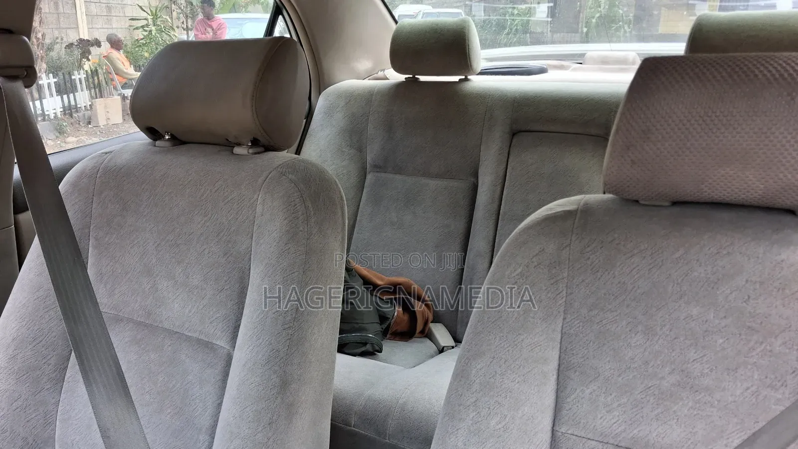 Toyota Vitz 2000 Silver