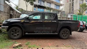 Toyota Hilux 2022 Black