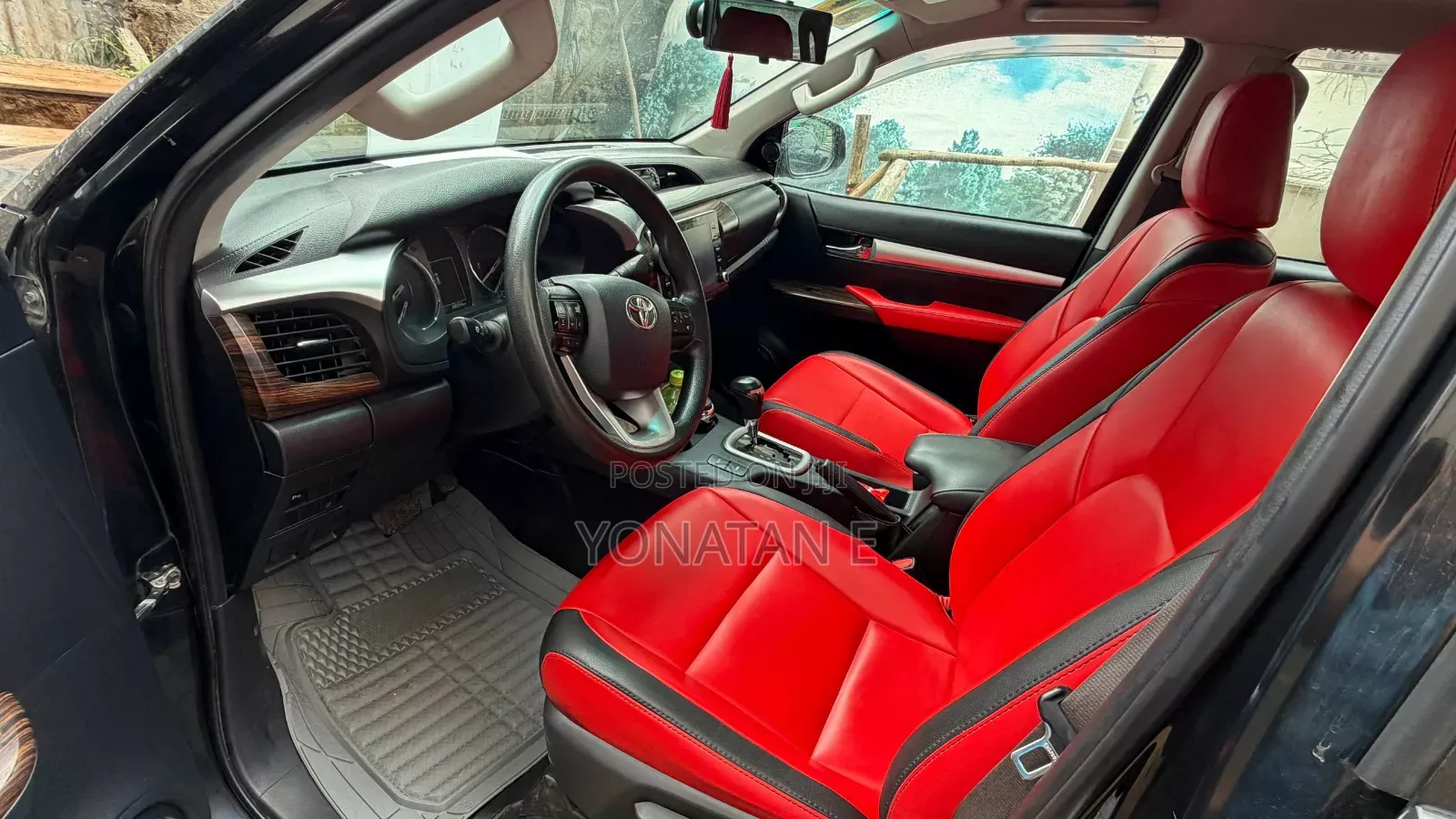 Toyota Hilux 2022 Black