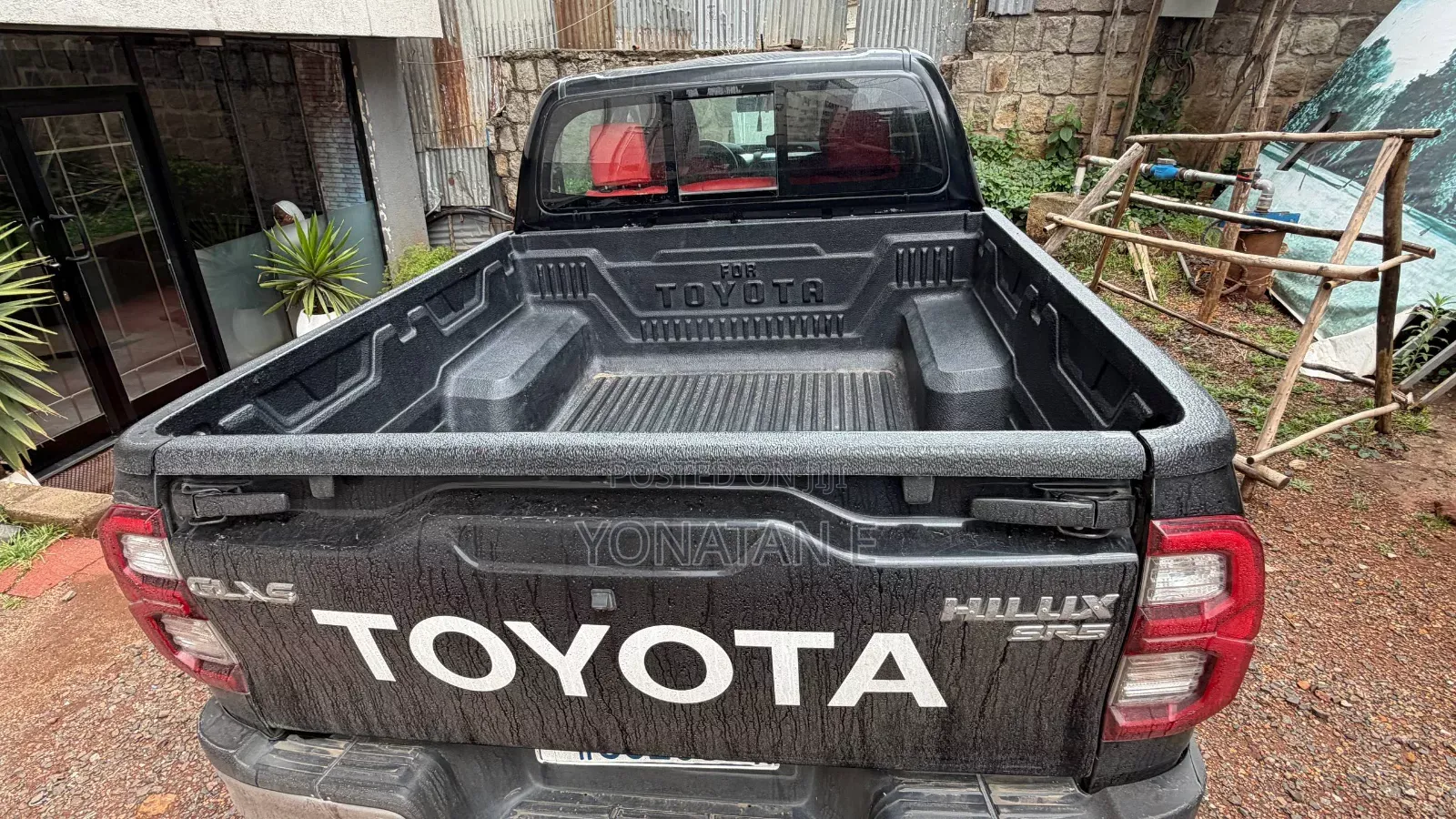 Toyota Hilux 2022 Black
