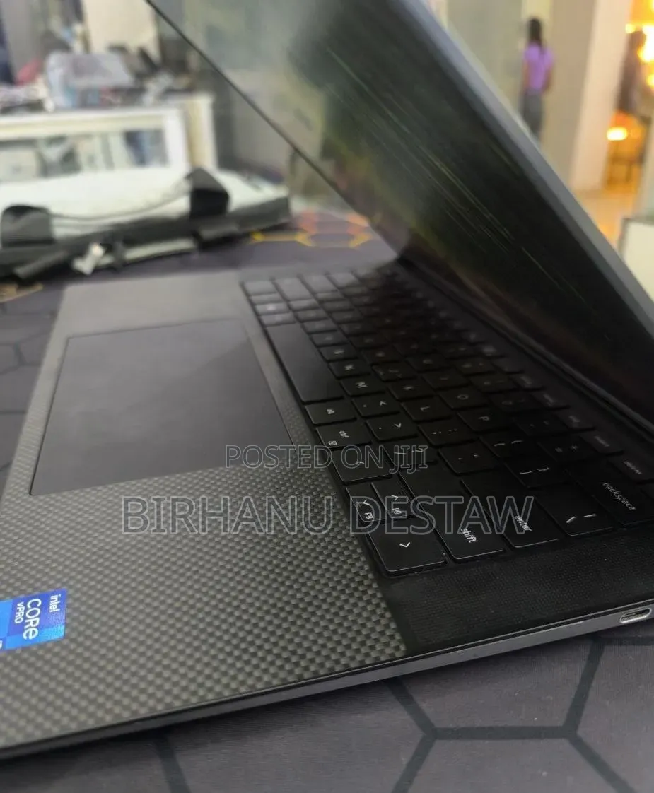New Laptop Dell Precision 5570 16GB Intel Core i7 SSD 512GB