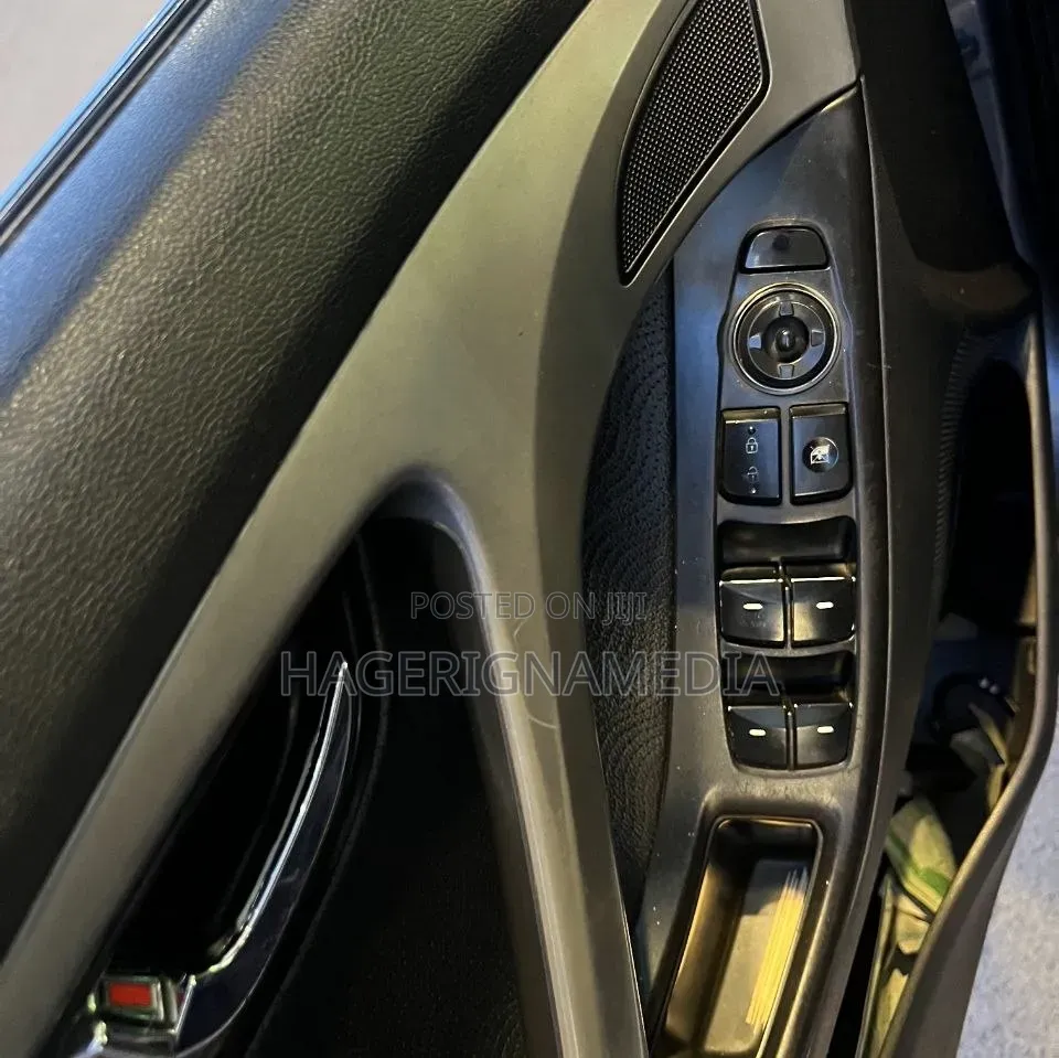 Hyundai Avante 2012 Silver