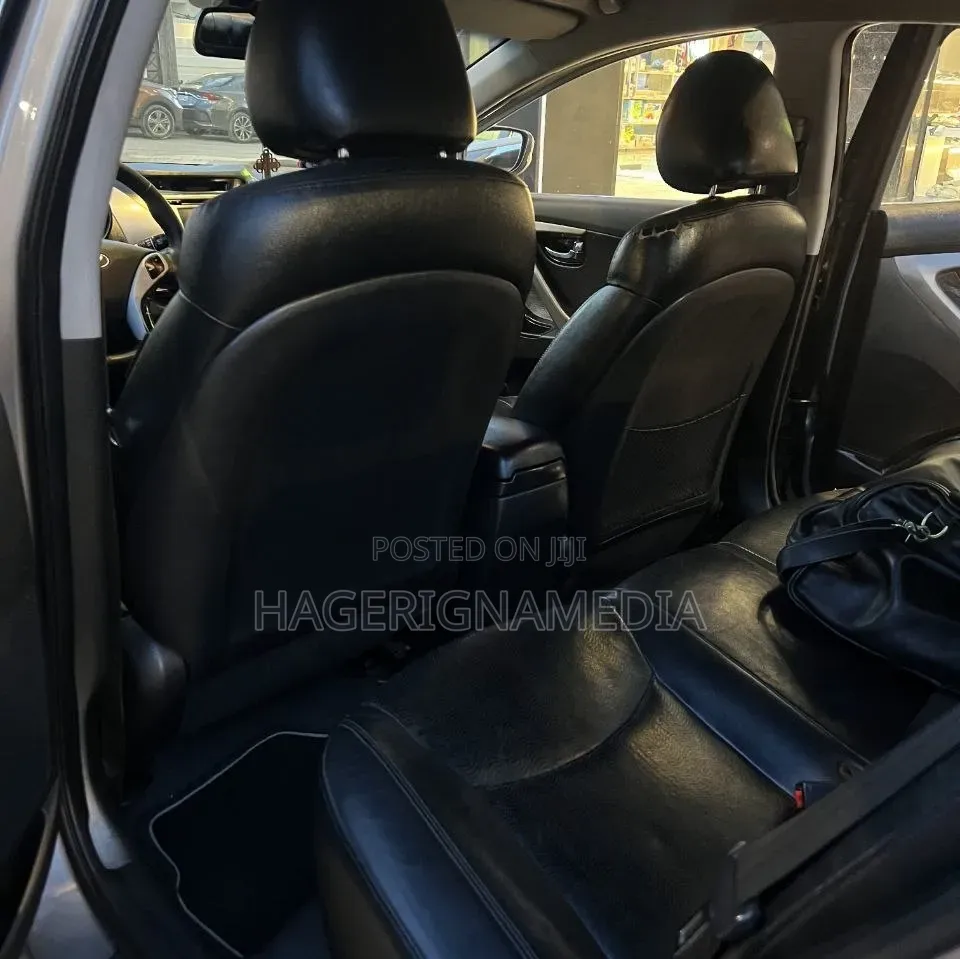 Hyundai Avante 2012 Silver