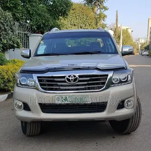 Toyota Hilux 2015 Silver