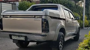 Toyota Hilux 2015 Silver