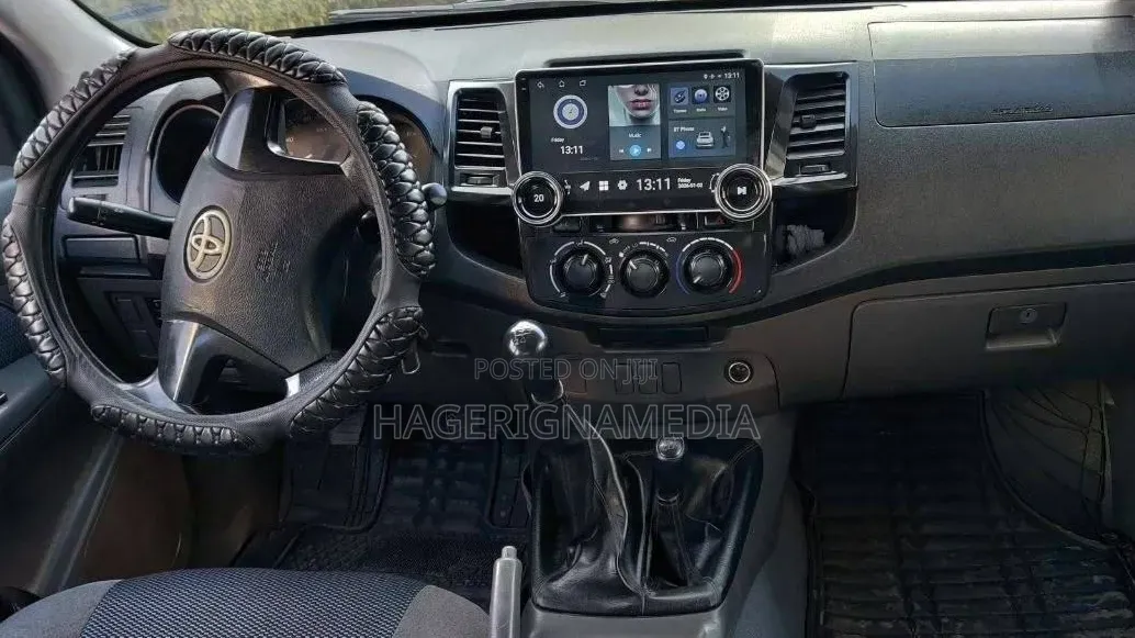 Toyota Hilux 2015 Silver