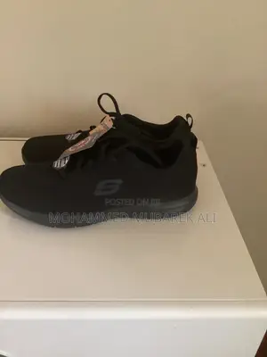 Skechers Slip-Resistant Shoes – Brand New