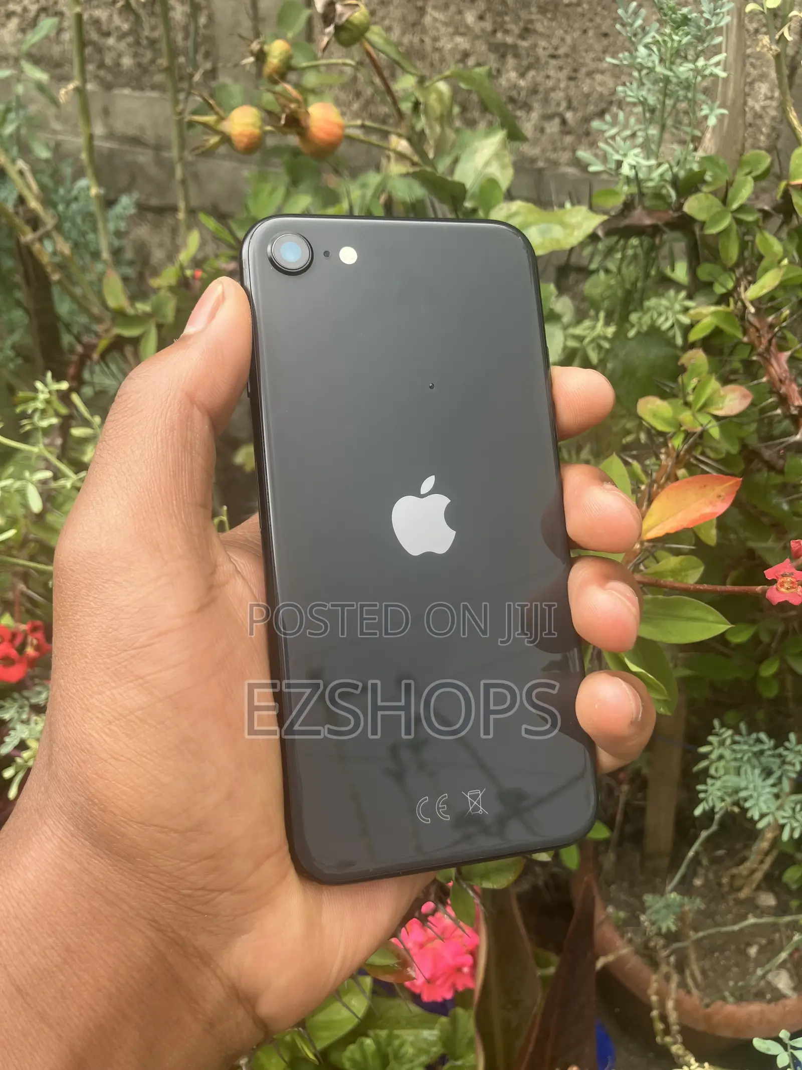 Apple iPhone SE (2022) 64 GB Black