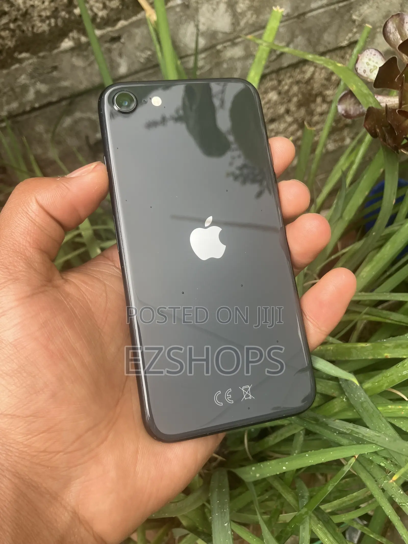 Apple iPhone SE (2022) 64 GB Black