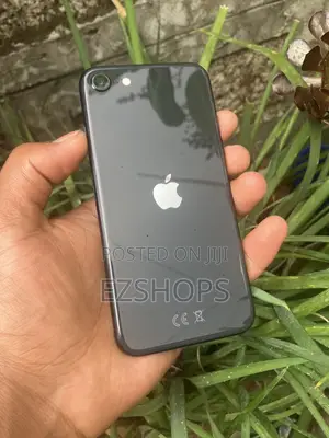 Apple iPhone SE (2022) 64 GB Black