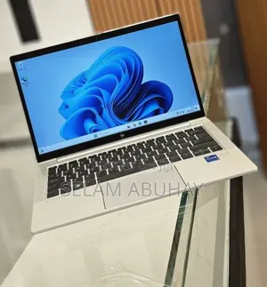 New Laptop HP EliteBook 830 G8 16GB Intel Core i7 SSD 512GB