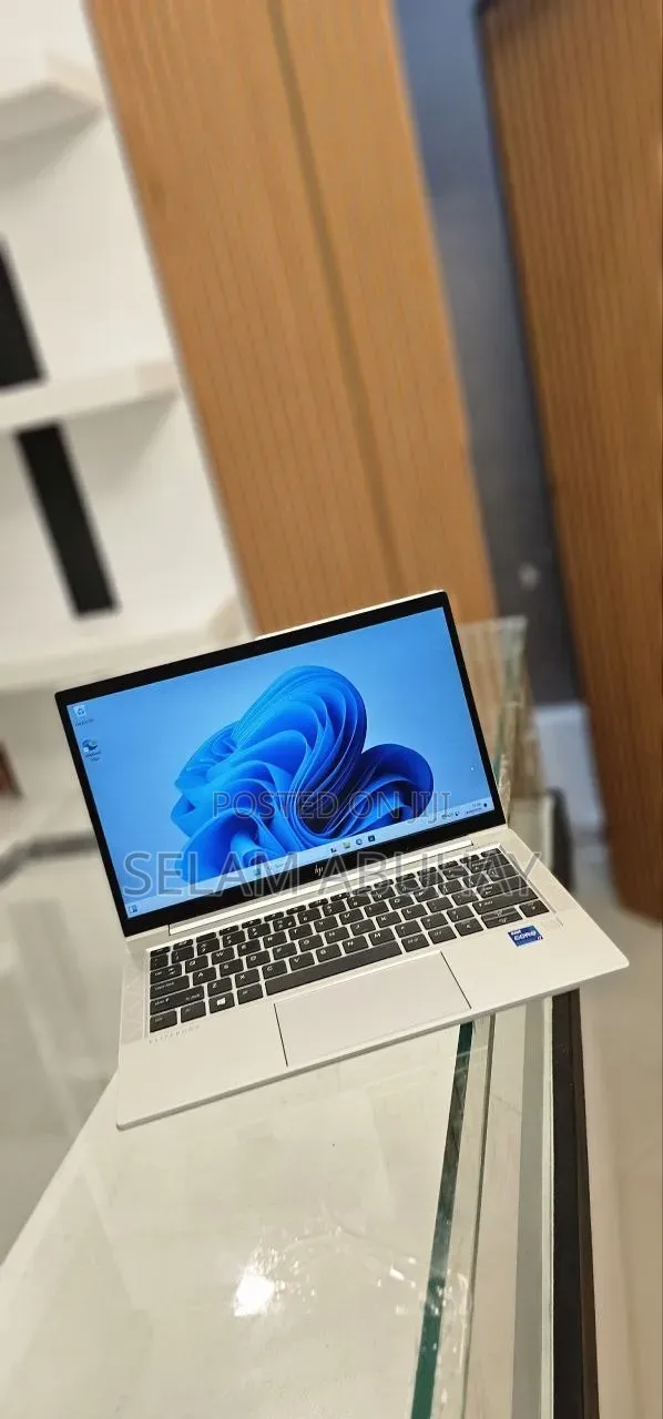 New Laptop HP EliteBook 830 G8 16GB Intel Core i7 SSD 512GB