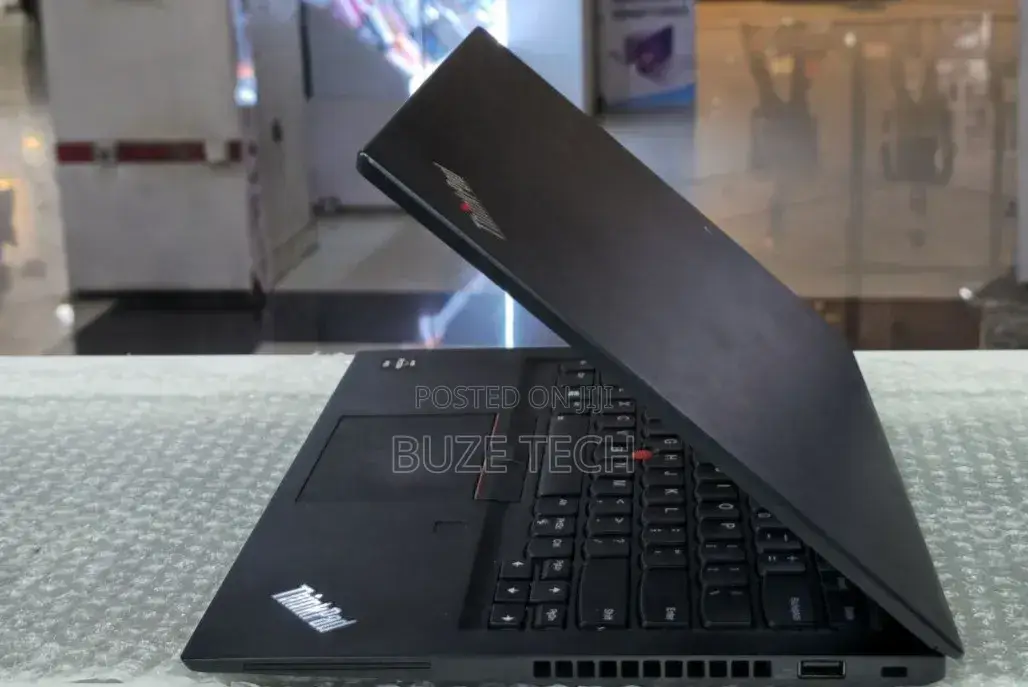 New Laptop Lenovo ThinkPad t495s 16GB AMD Ryzen 7 SSD 512GB