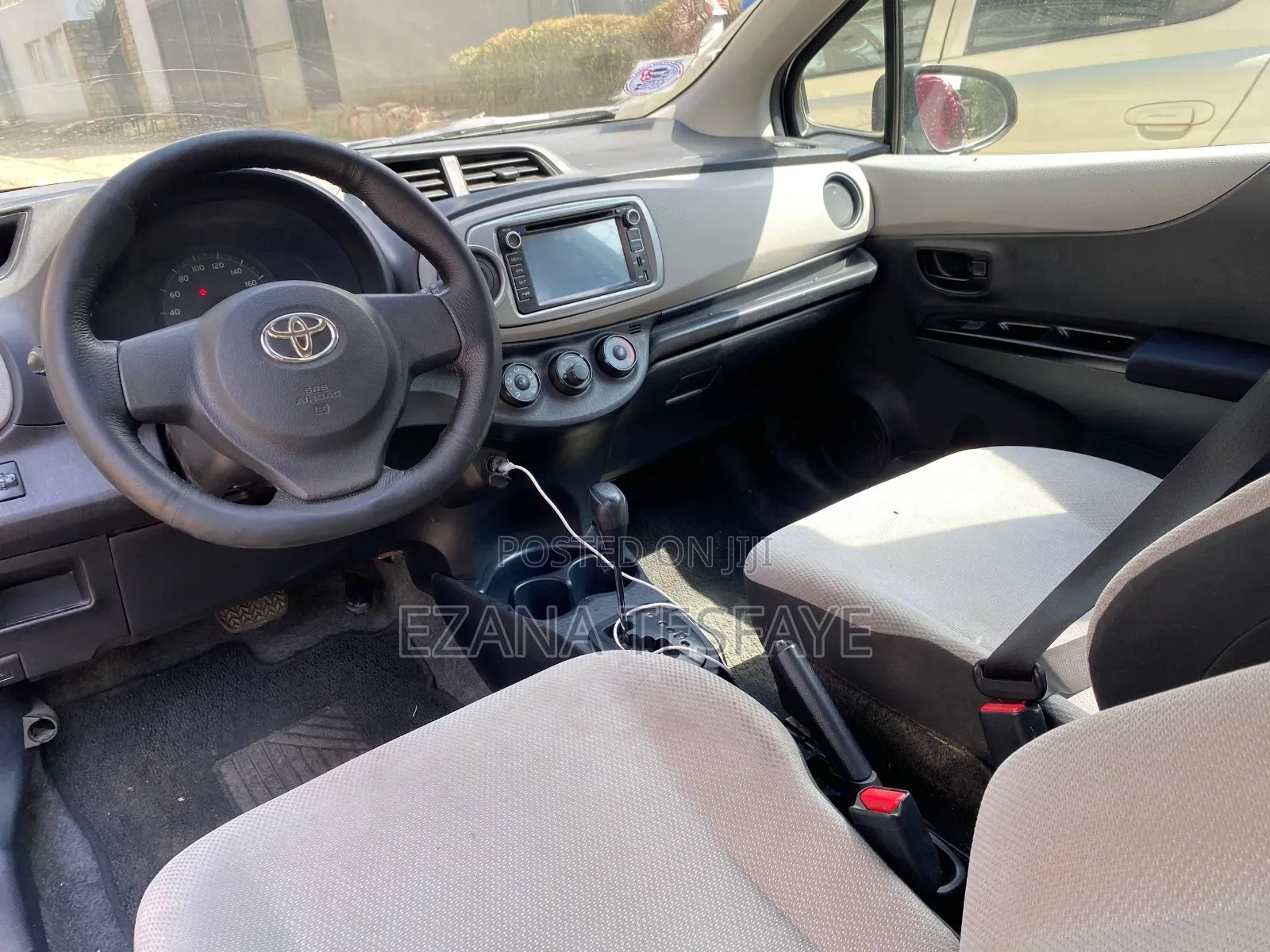 Toyota Yaris 2011 Silver