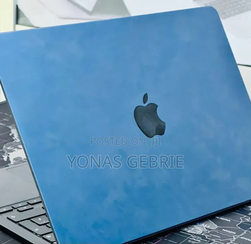 New Laptop Apple MacBook 16GB Apple M2 SSD 512GB