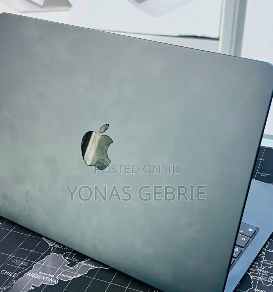 New Laptop Apple MacBook 16GB Apple M2 SSD 512GB