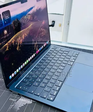 New Laptop Apple MacBook 16GB Apple M2 SSD 512GB