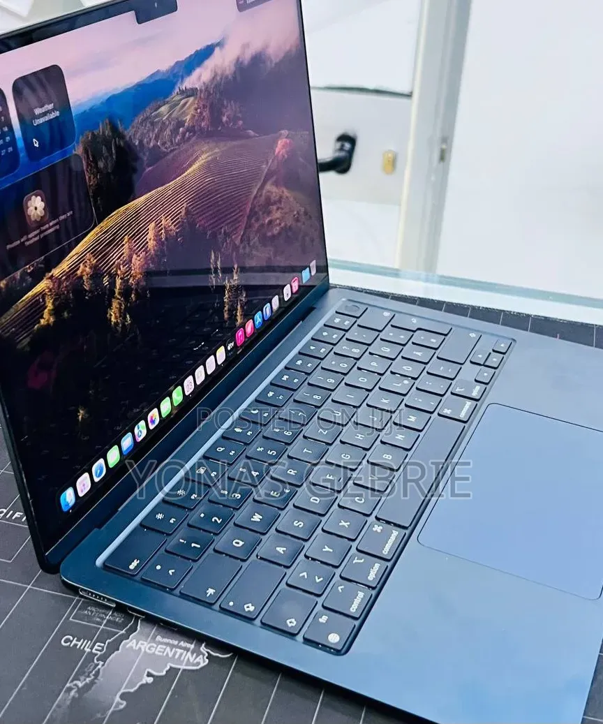 New Laptop Apple MacBook 16GB Apple M2 SSD 512GB