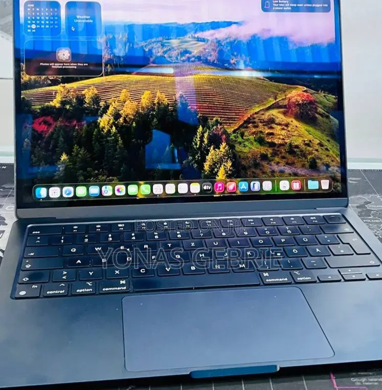 New Laptop Apple MacBook 16GB Apple M2 SSD 512GB