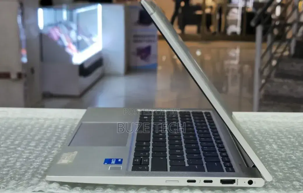 New Laptop HP EliteBook 830 G8 16GB Intel Core i5 SSD 512GB