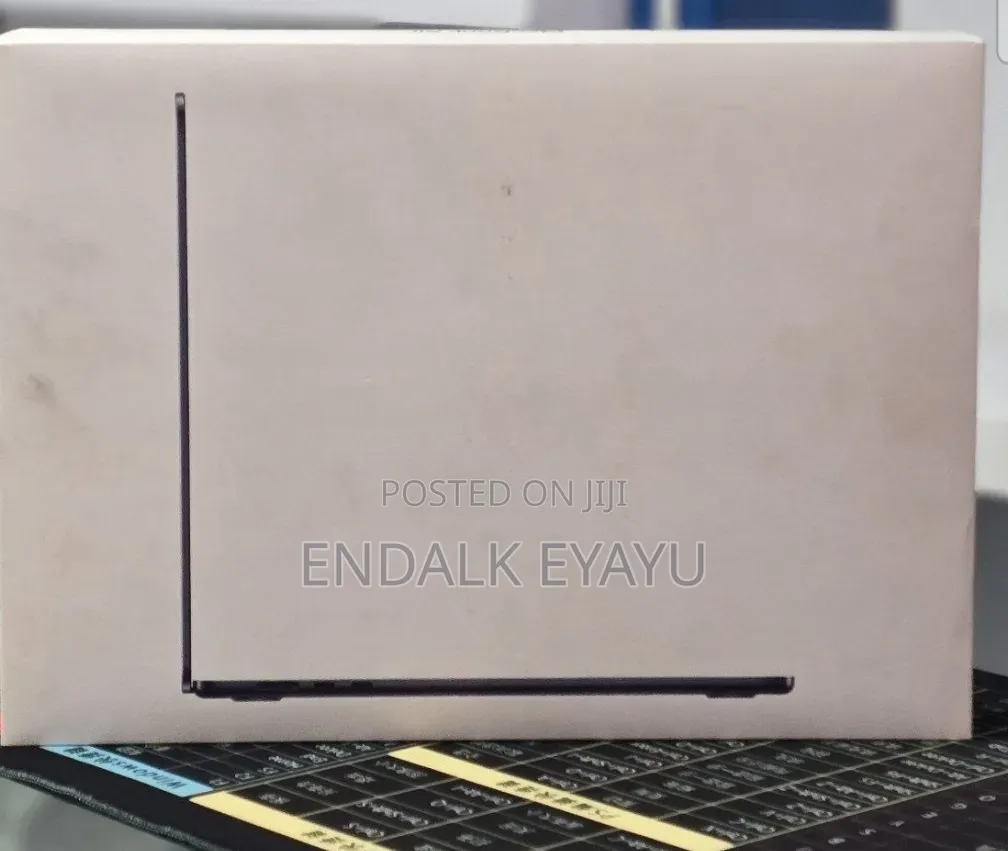 New Laptop Apple MacBook Air 16GB Apple M4 SSD 256GB
