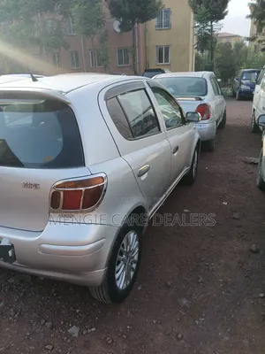 Toyota Yaris 2004 Silver