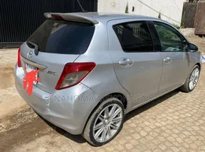 Toyota Yaris 2011 Silver