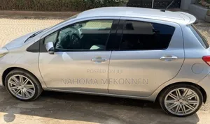 Toyota Yaris 2011 Silver