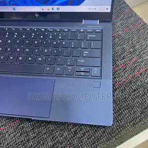 New Laptop HP Dragonfly Folio 16GB Intel Core i7 SSD 512GB