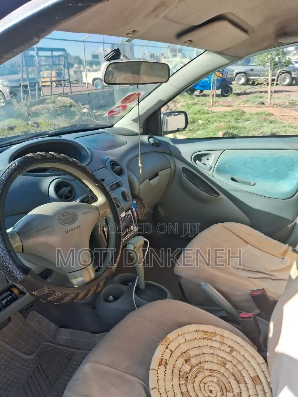 Toyota Vitz 2000 Blue