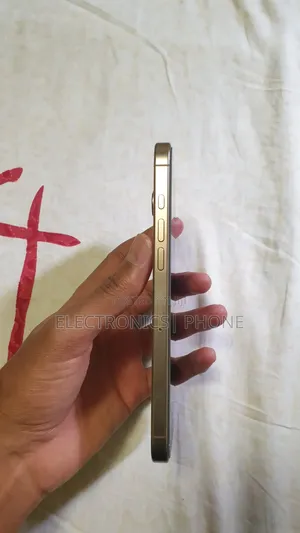 New Apple iPhone 16 Pro Max 512 GB Gold