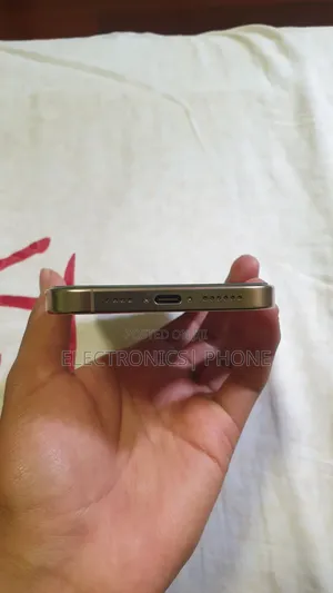 New Apple iPhone 16 Pro Max 512 GB Gold