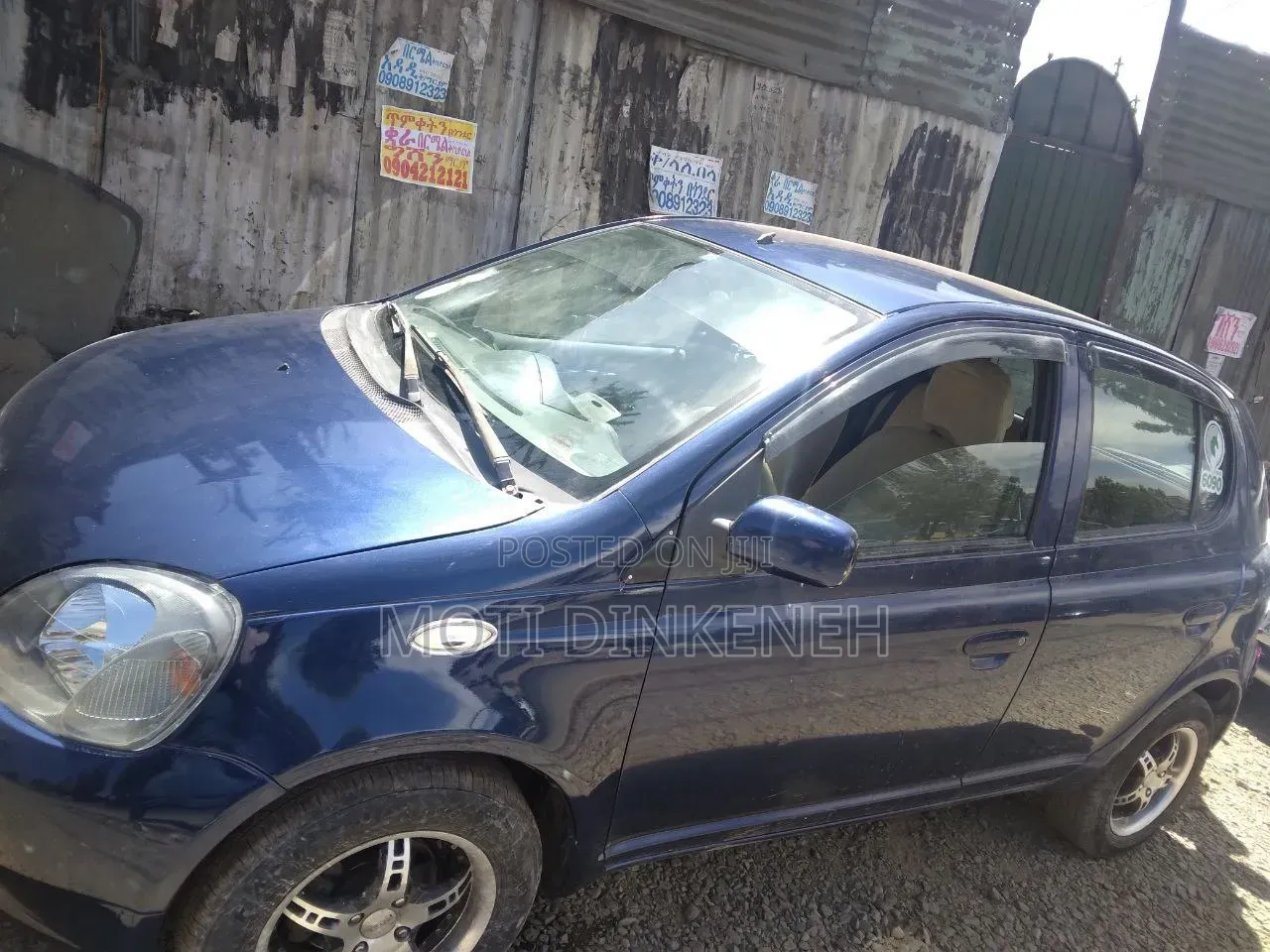 Toyota Vitz 2000 Blue