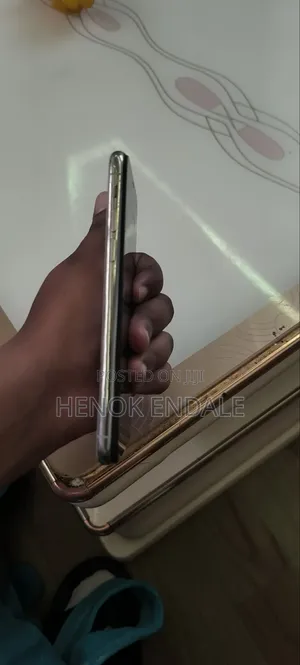 Apple iPhone X 64 GB White