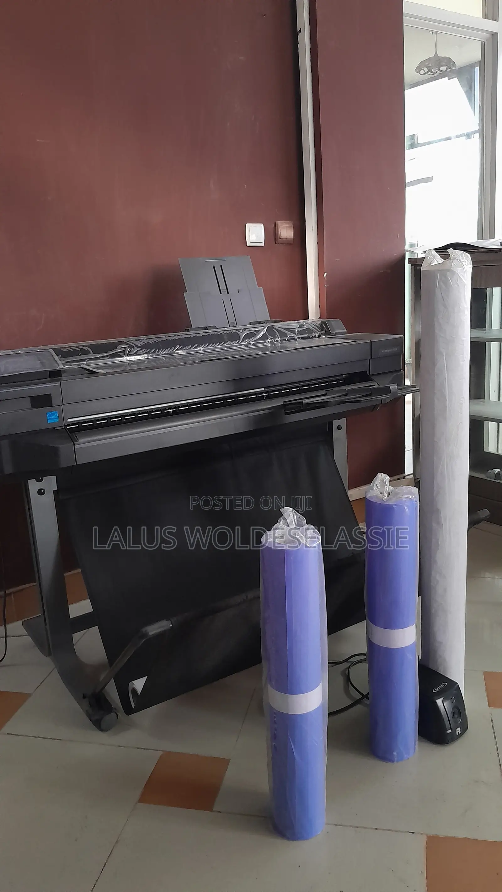 Hp Designjet T520 Plotter + Roll Papers + Stabilizer
