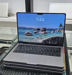 New Laptop Apple MacBook Pro 2020 M1 32GB Apple M1 SSD 512GB