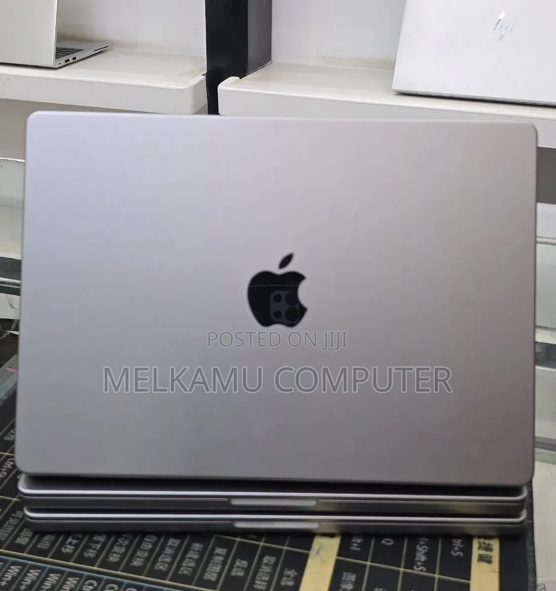 New Laptop Apple MacBook Pro 2020 M1 32GB Apple M1 SSD 512GB