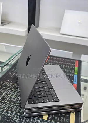 New Laptop Apple MacBook Pro 2020 M1 32GB Apple M1 SSD 512GB