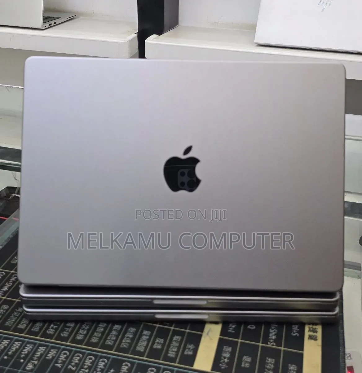 New Laptop Apple MacBook Pro 2020 M1 32GB Apple M1 SSD 512GB