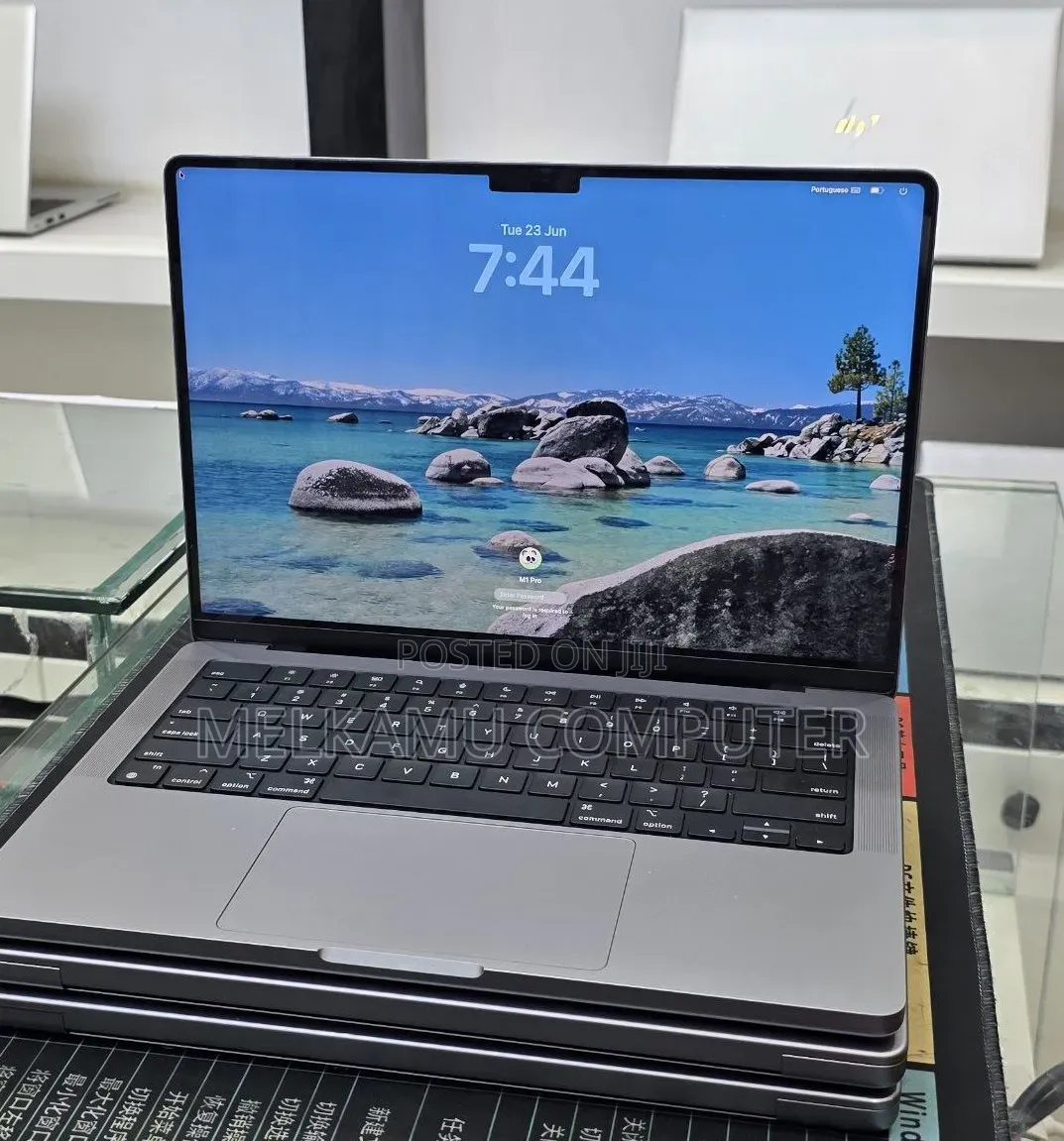 New Laptop Apple MacBook Pro 2020 M1 32GB Apple M1 SSD 512GB