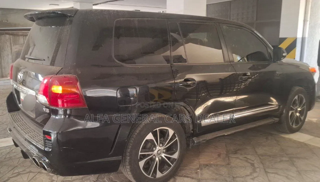 Toyota Land Cruiser 2015 Black