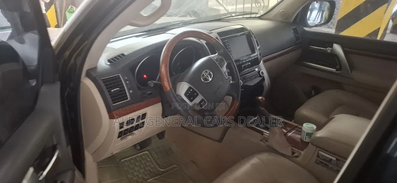 Toyota Land Cruiser 2015 Black