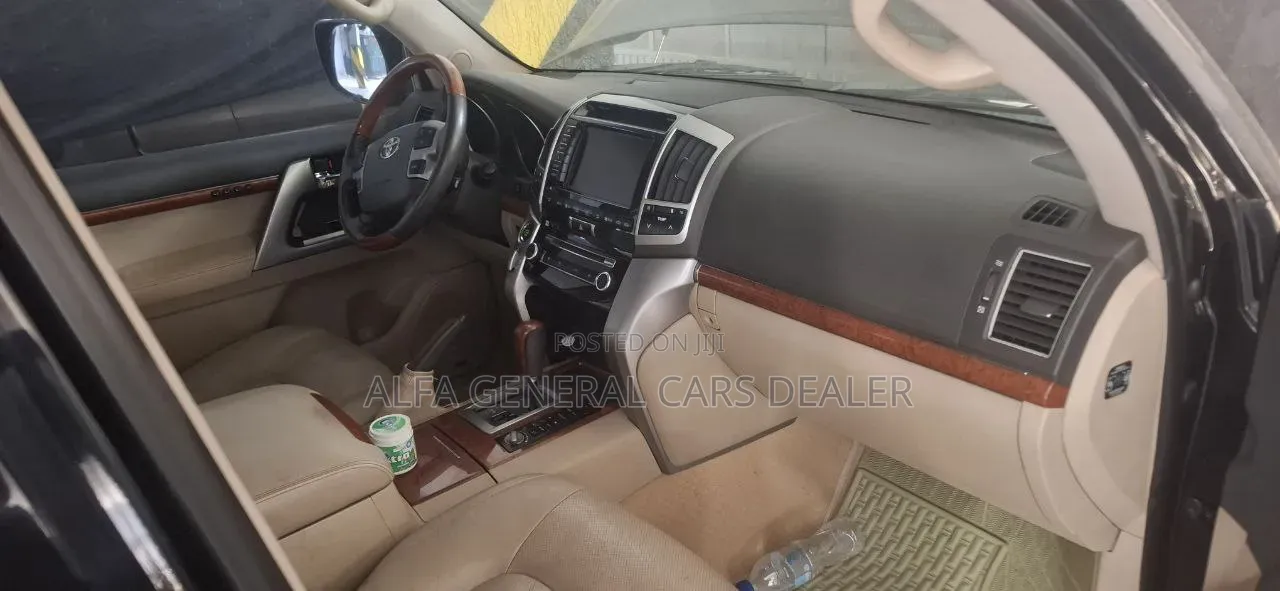 Toyota Land Cruiser 2015 Black
