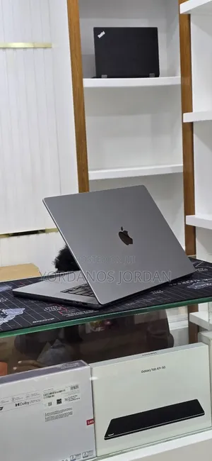 New Laptop Apple MacBook Pro 2021 M1 32GB Apple M1 Pro SSD 512GB